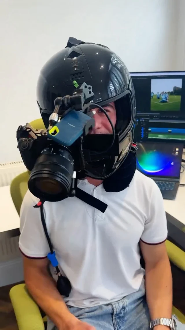 Normal marketing agencies = Desks and teams calls
Us = “Put this helmet on....”

#BehindTheScenes at Molokini #agencylife